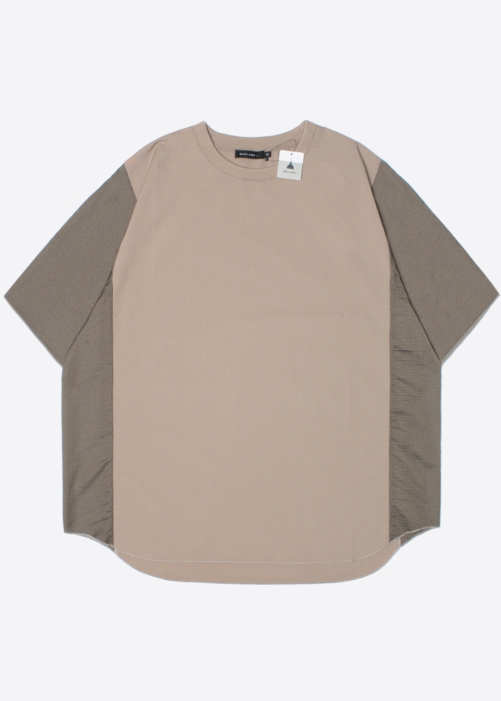 NIKO AND’over fit’ cotton side diteil t-shirt